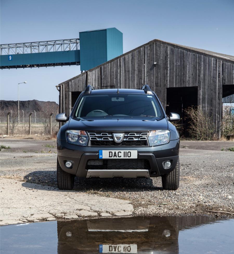  Dacia Duster Commercial 2015 года  (UK) (фото 14 из 17)